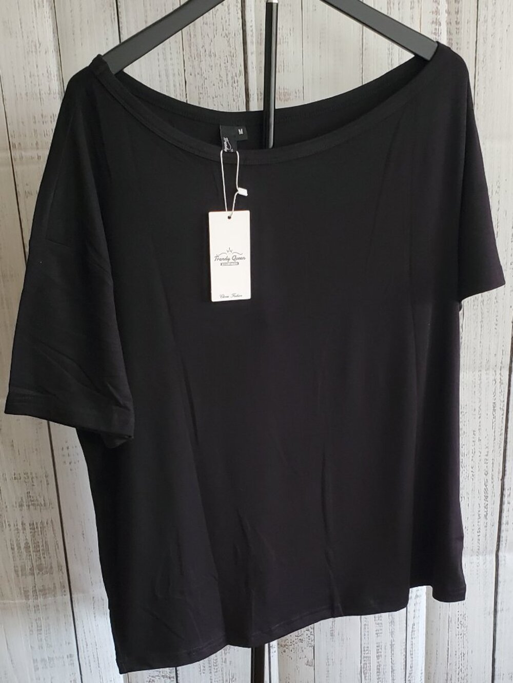 Trendy Queen Women's Boat Neck Short Sleeve T-Shirts Fitted Size M Black NWT